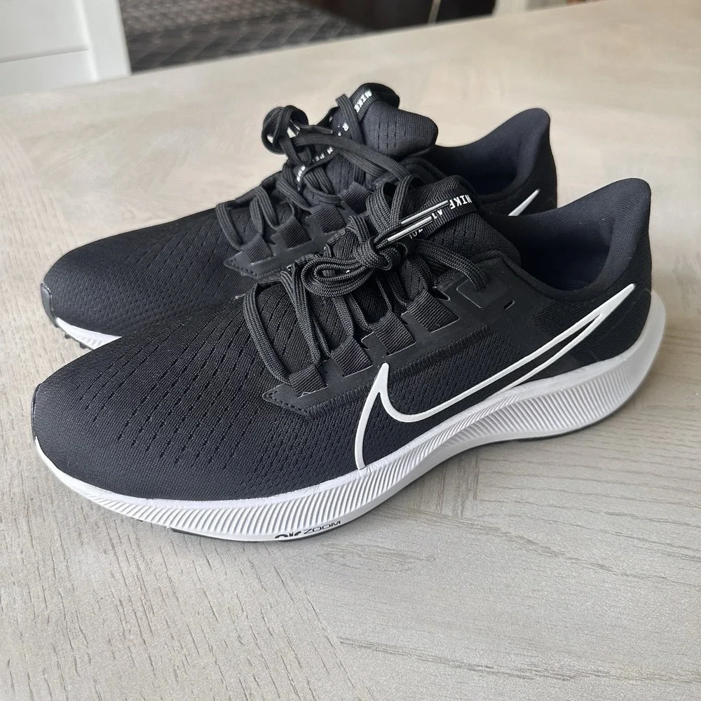 Nike Air Zoom Pegasus 38 Black White Men 10 Running Shoes Sneakers